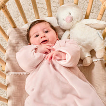Load image into Gallery viewer, FanFan Gigoteuse bébé 70 cm – Gigoteuse en velours rose avec manches amovibles

