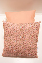 Load image into Gallery viewer, Coussin décoratif Little Rosa

